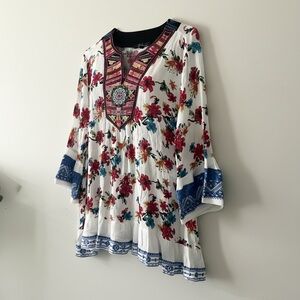 Calessa Boho Floral Embroidered Tunic Top Size Large Boho Cottagecore